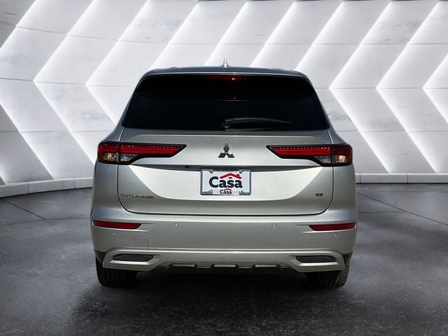 2023 Mitsubishi Outlander SE