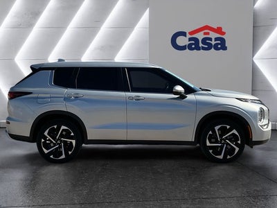 2023 Mitsubishi Outlander SE