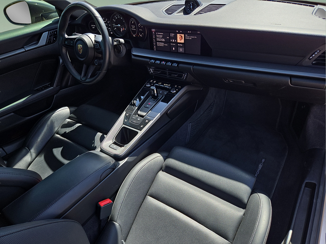 2020 Porsche 911 Carrera 4