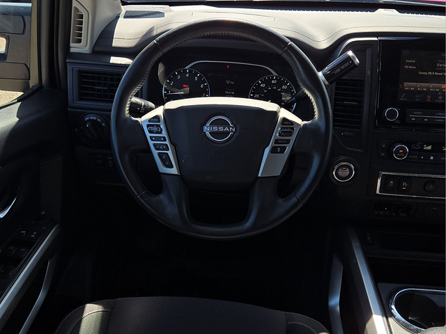 2024 Nissan TITAN Crew Cab SV