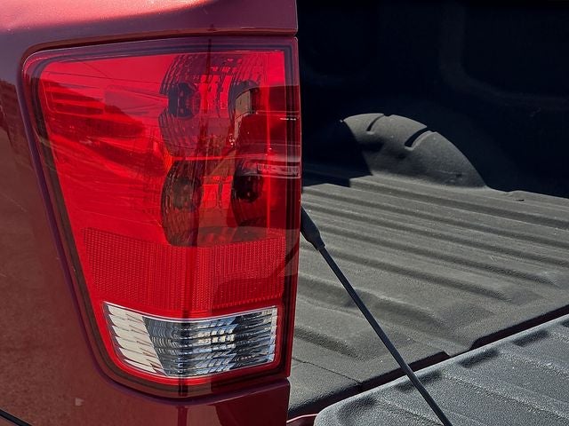 2015 Nissan Titan SV