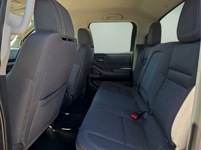 2022 Nissan Frontier Crew Cab SV