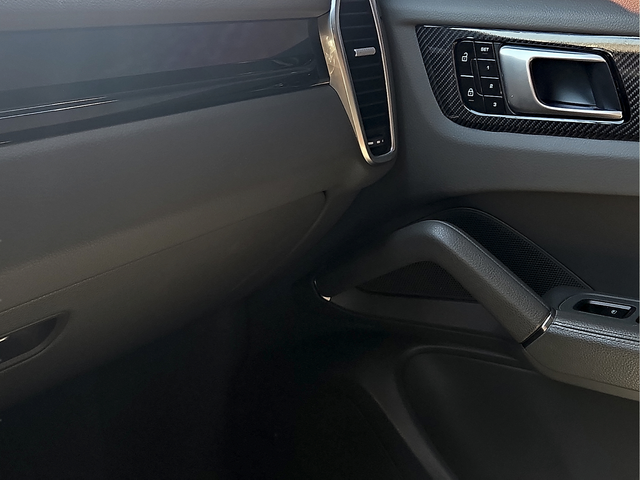 2021 Porsche Cayenne Base