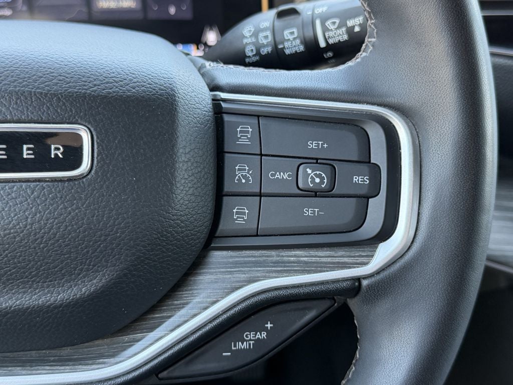 2023 Jeep Wagoneer L Series II 4x4