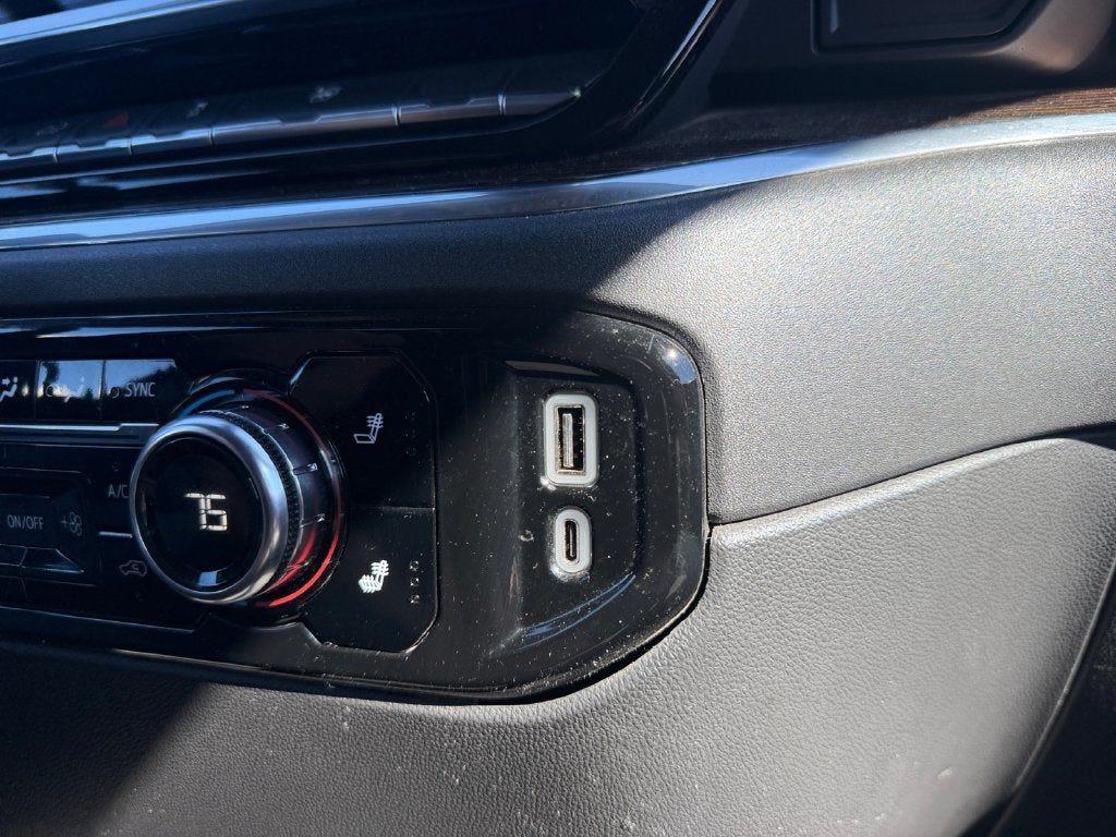 2023 GMC Sierra 1500 4WD Crew Cab Short Box Elevation with 3SB