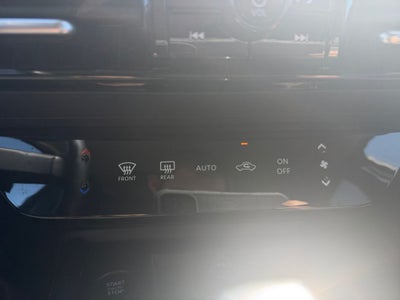 2025 Nissan Kicks SR FWD