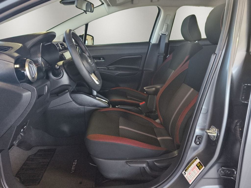 2025 Nissan Versa 1.6 SR