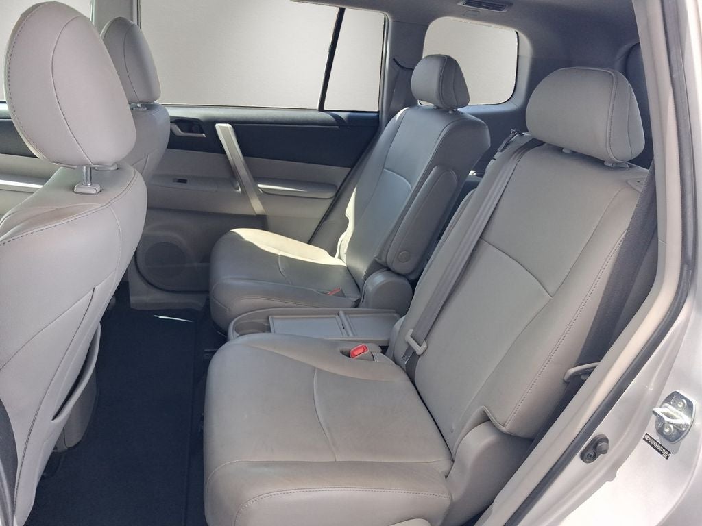 2013 Toyota Highlander SE